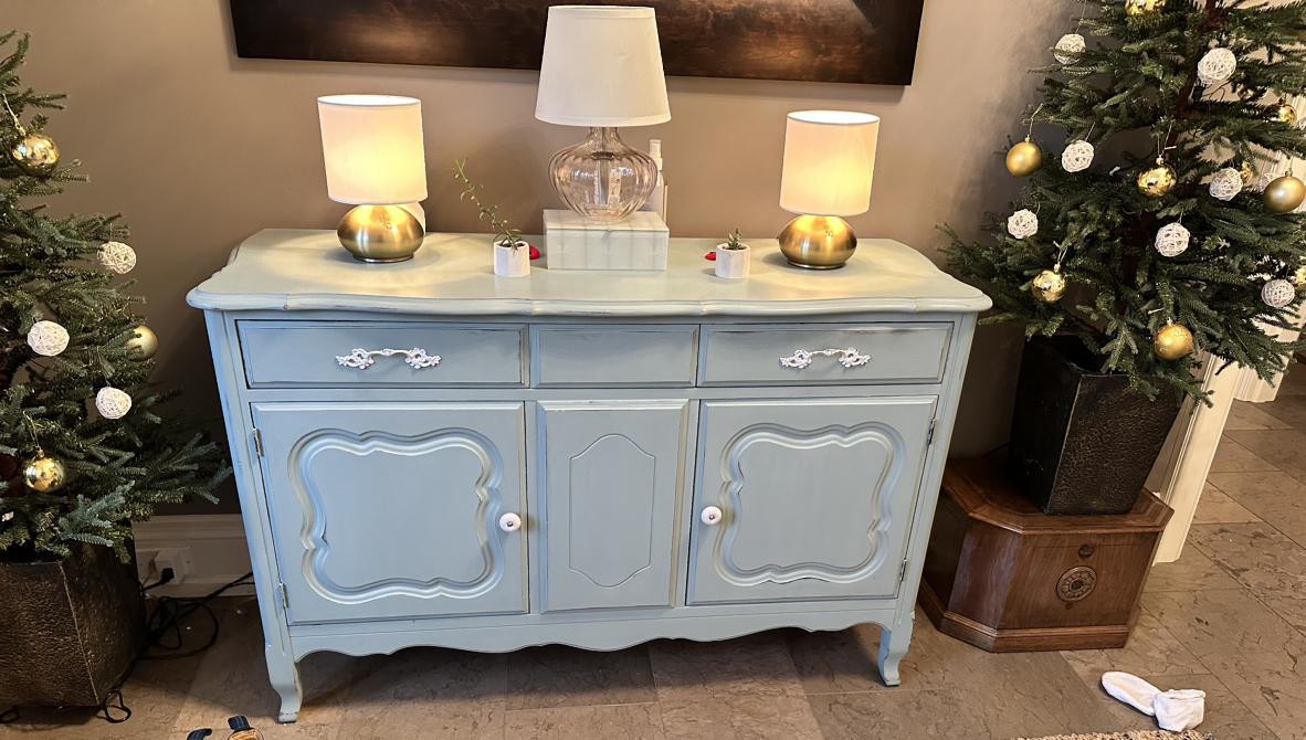 Credenza / sideboard