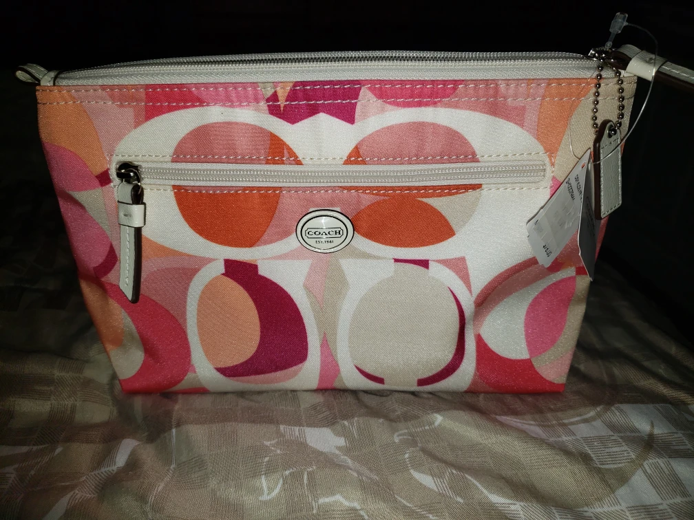 C O A C H makeup bag