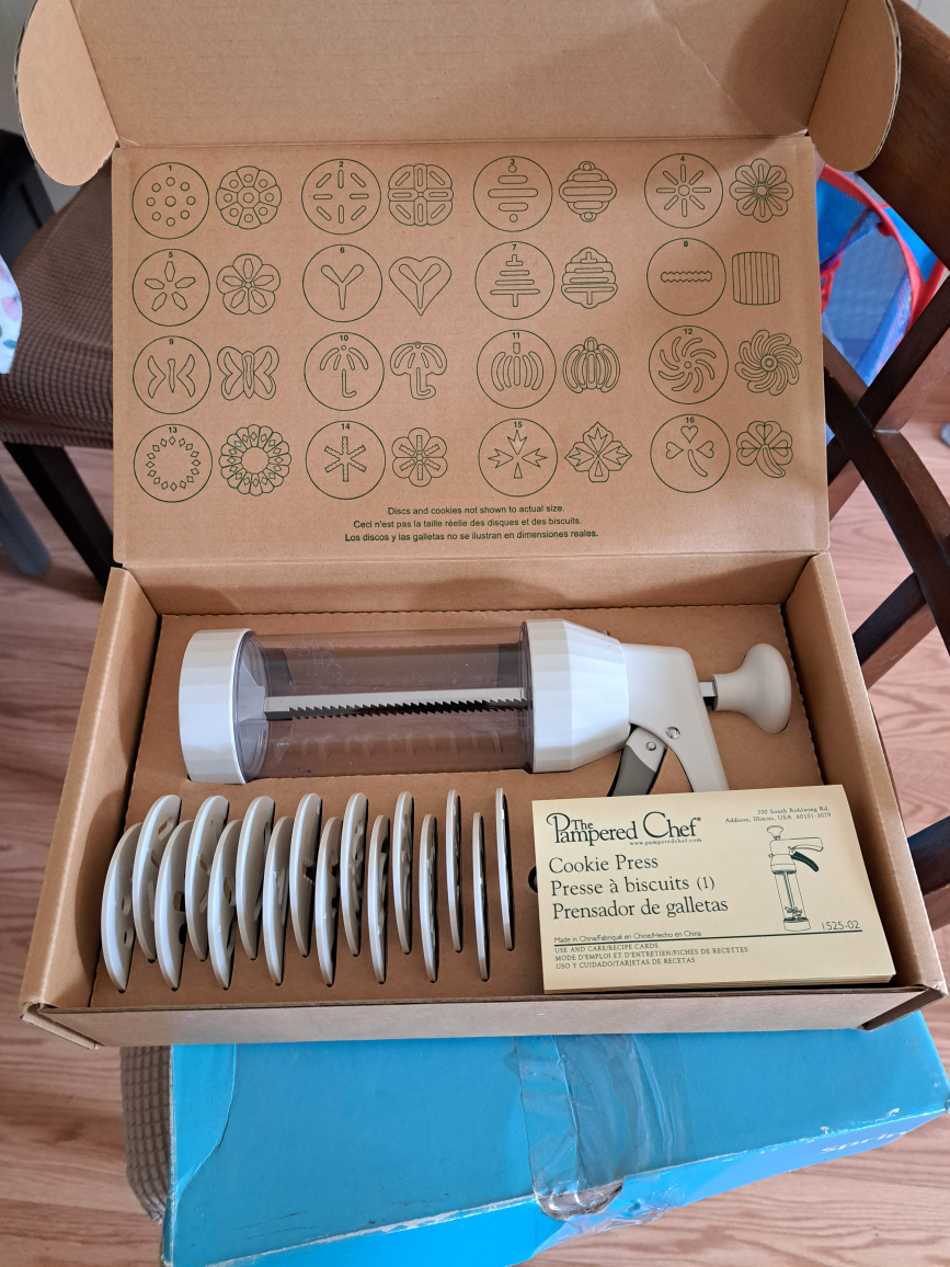 Pampered chef cookie press
