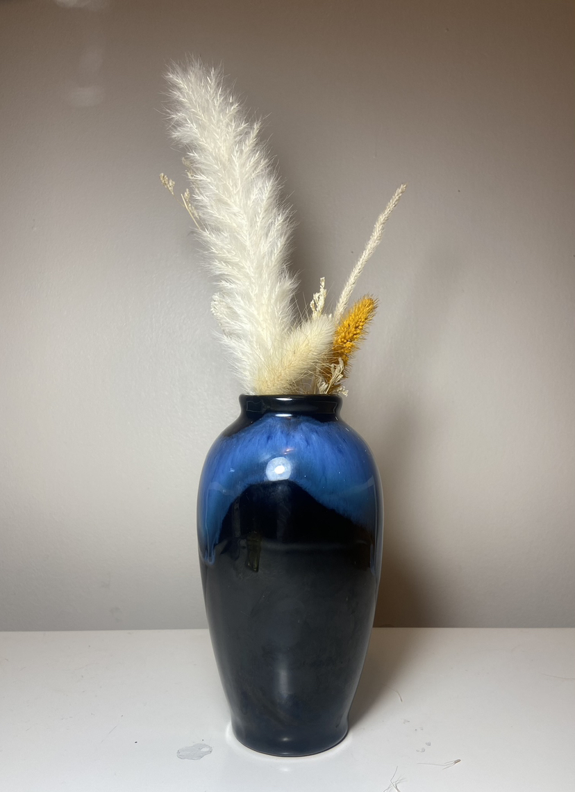 Blue vase thumbnail