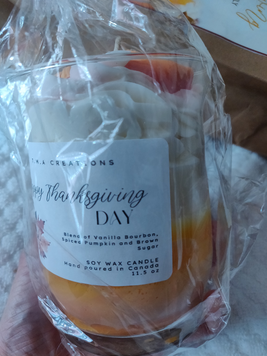 Brand new Handmade vanilla pumpkin soy wax candle 11.5oz image indicator(3)