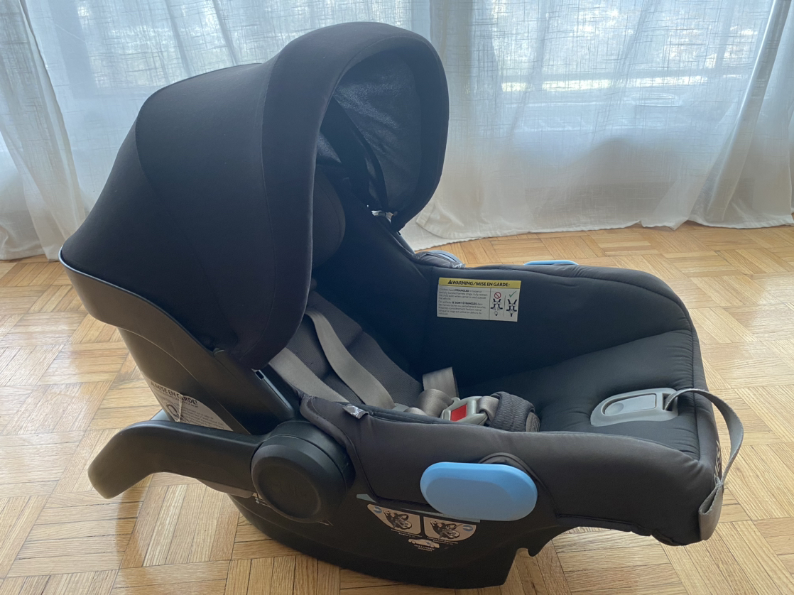 UPPAbaby car seat with base - photo 3