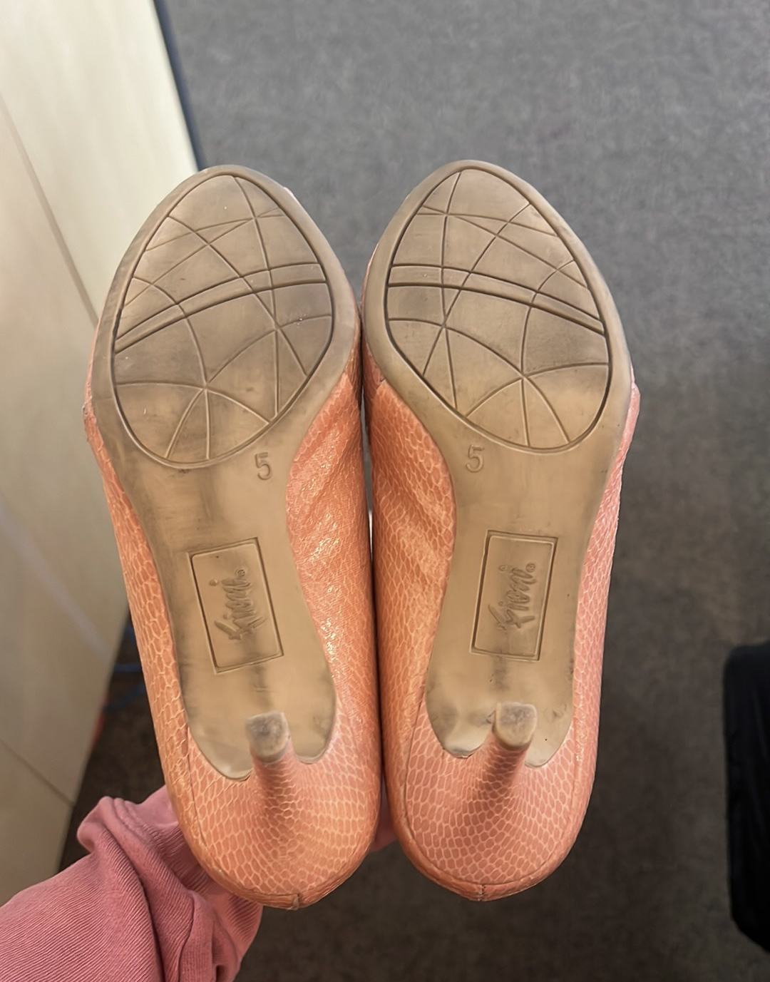 Fiomi peep toe heels size 35 image indicator(7)