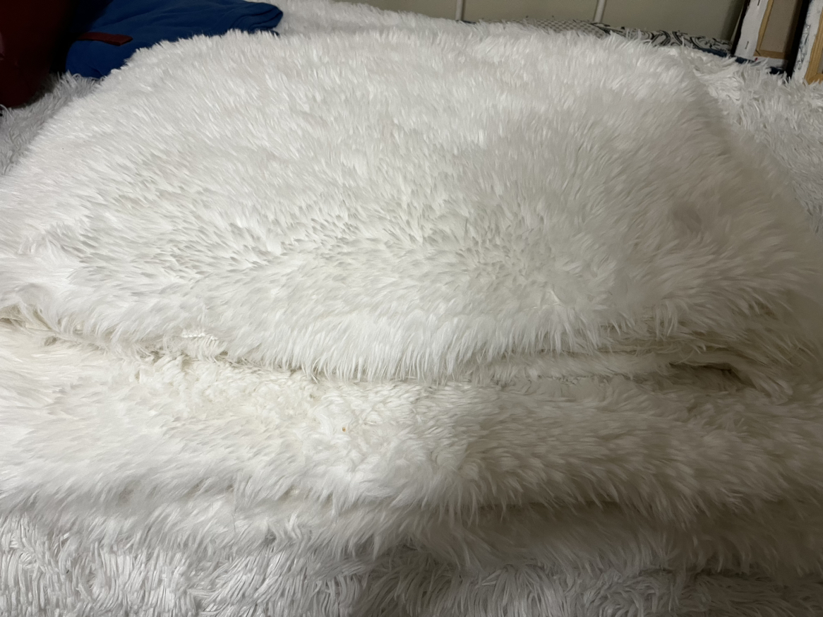 White comfy mat cut pieces - 8 pieces( 4 small and 4 medium