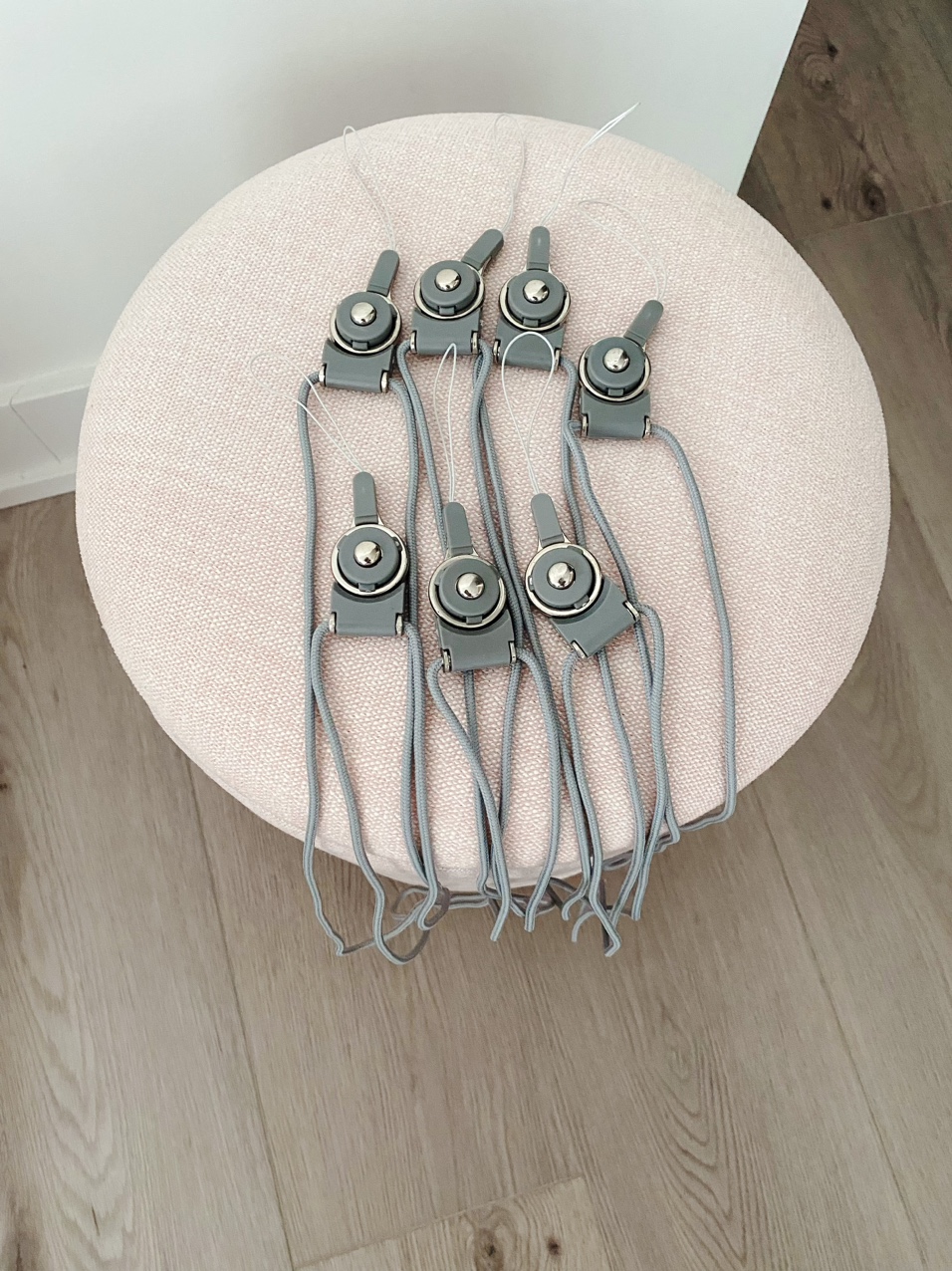 #freecycle Smartphone/AirPods Strap Lanyard image indicator(7)