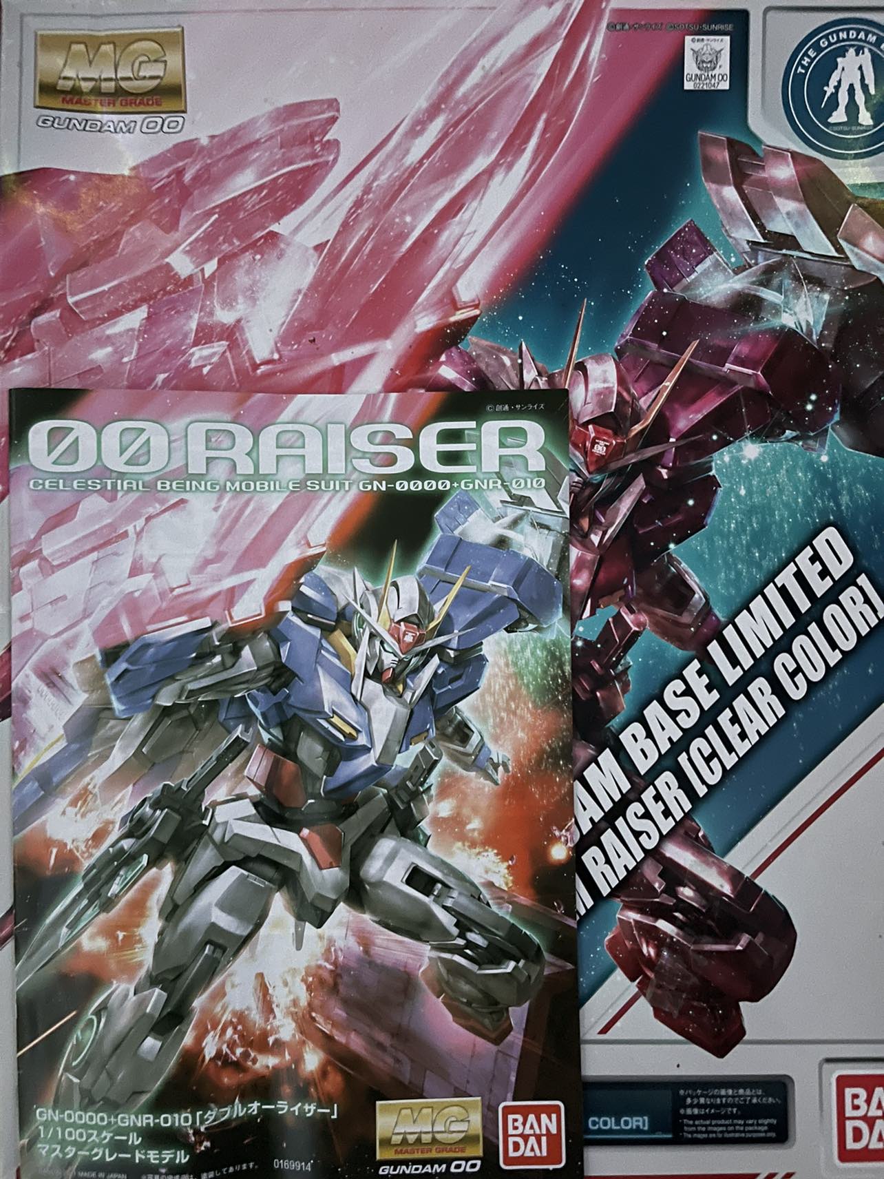 *LIMITED EDITION* built gundam thumbnail