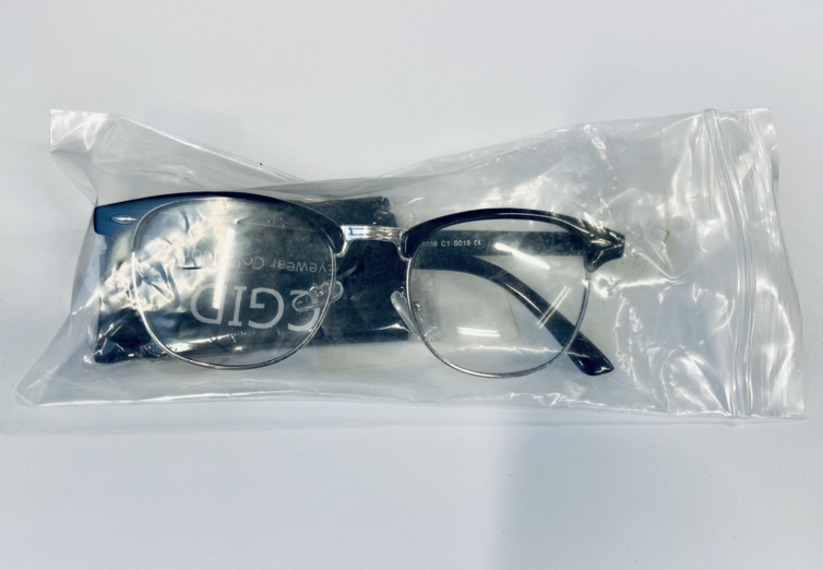 Unprescribed glasses/frame BNIB image indicator(2)