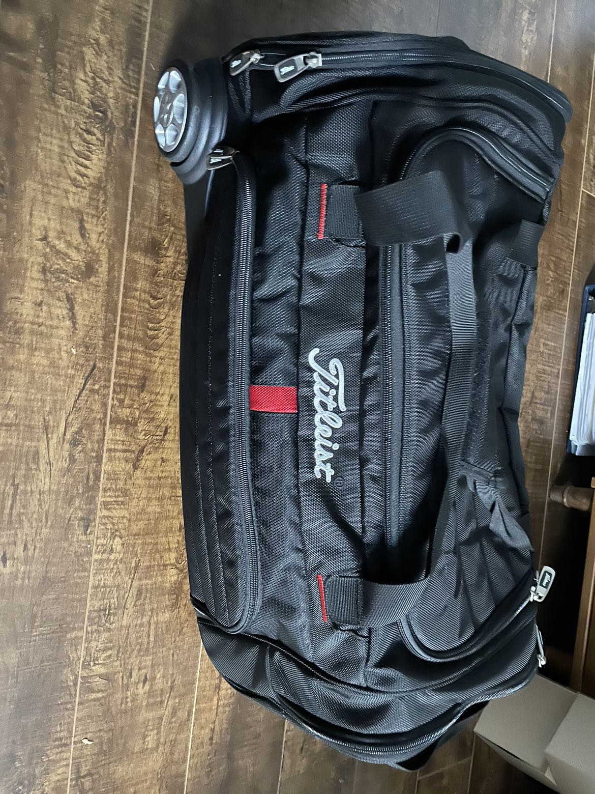 Titles carry on/ duffle bag
