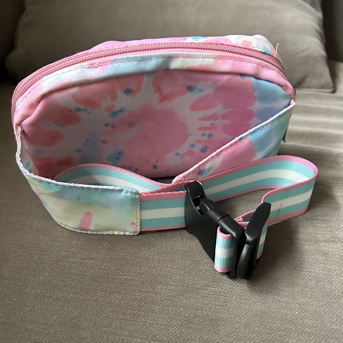 Tie dye hip sack image indicator(2)