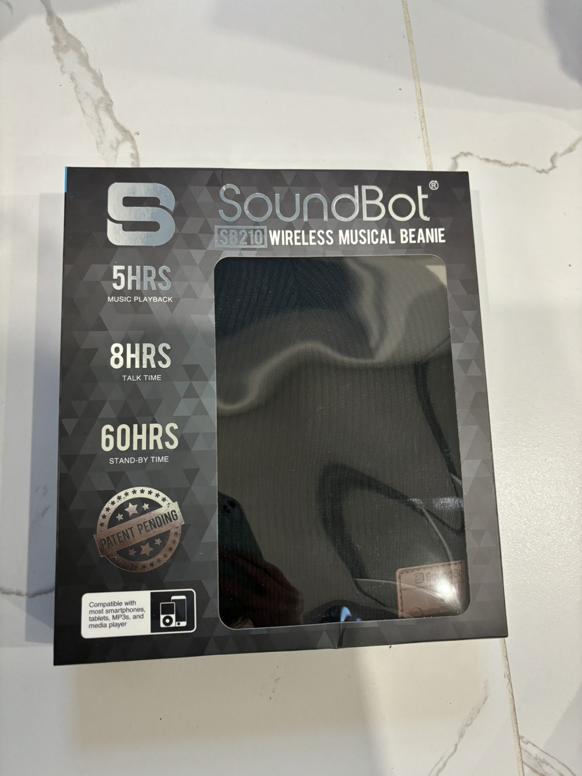 🏒BNIB black beanie with wireless earphones and mic