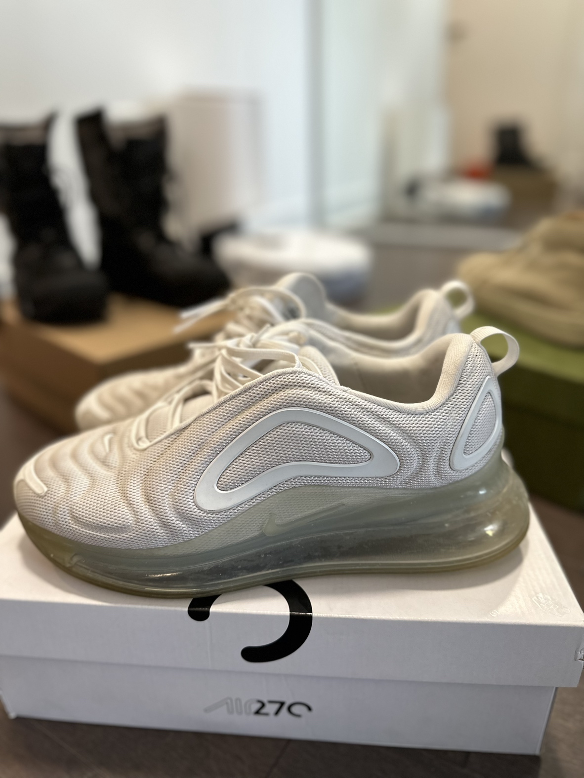 Nike white Max 270
