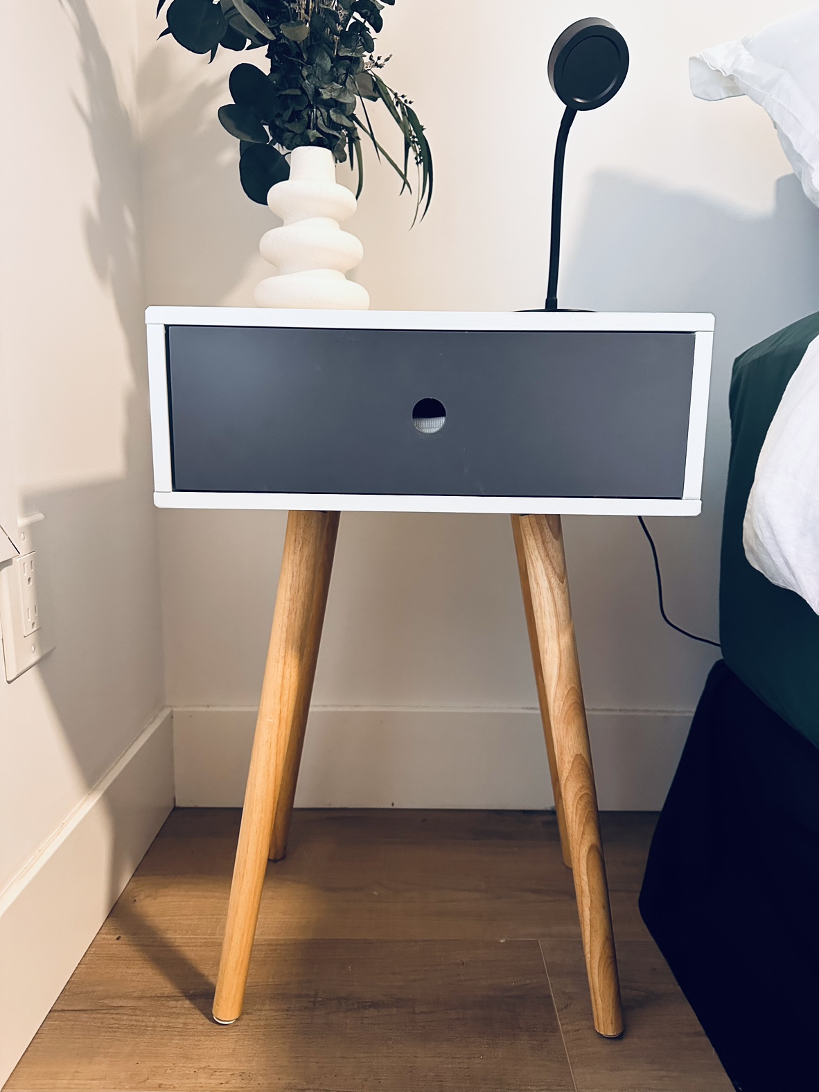 Nightstand / Bedside Table thumbnail