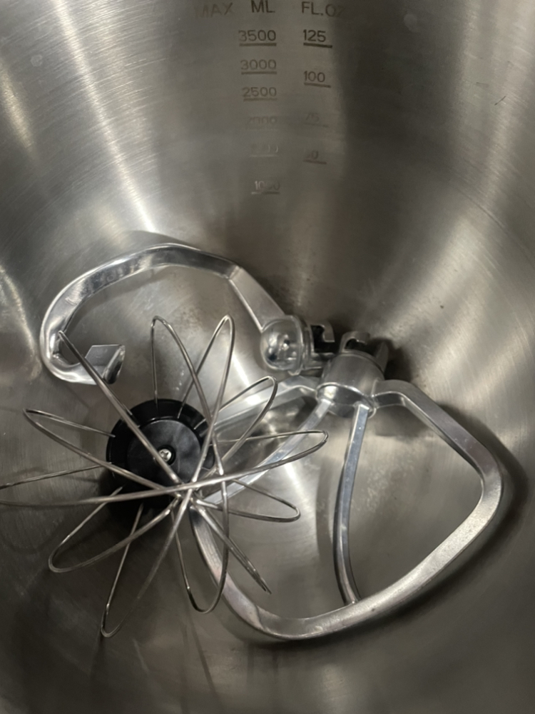 Stand Mixer, 5.5 Liter 660W 6-Speed - photo 2