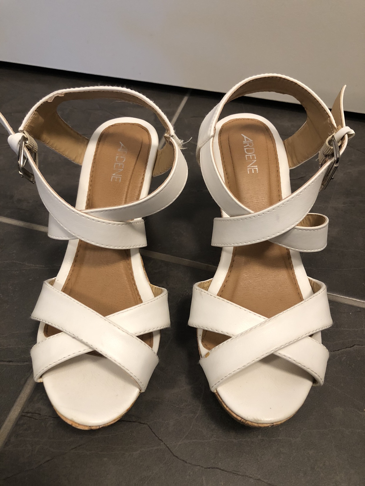 White Wedges #freecycle thumbnail