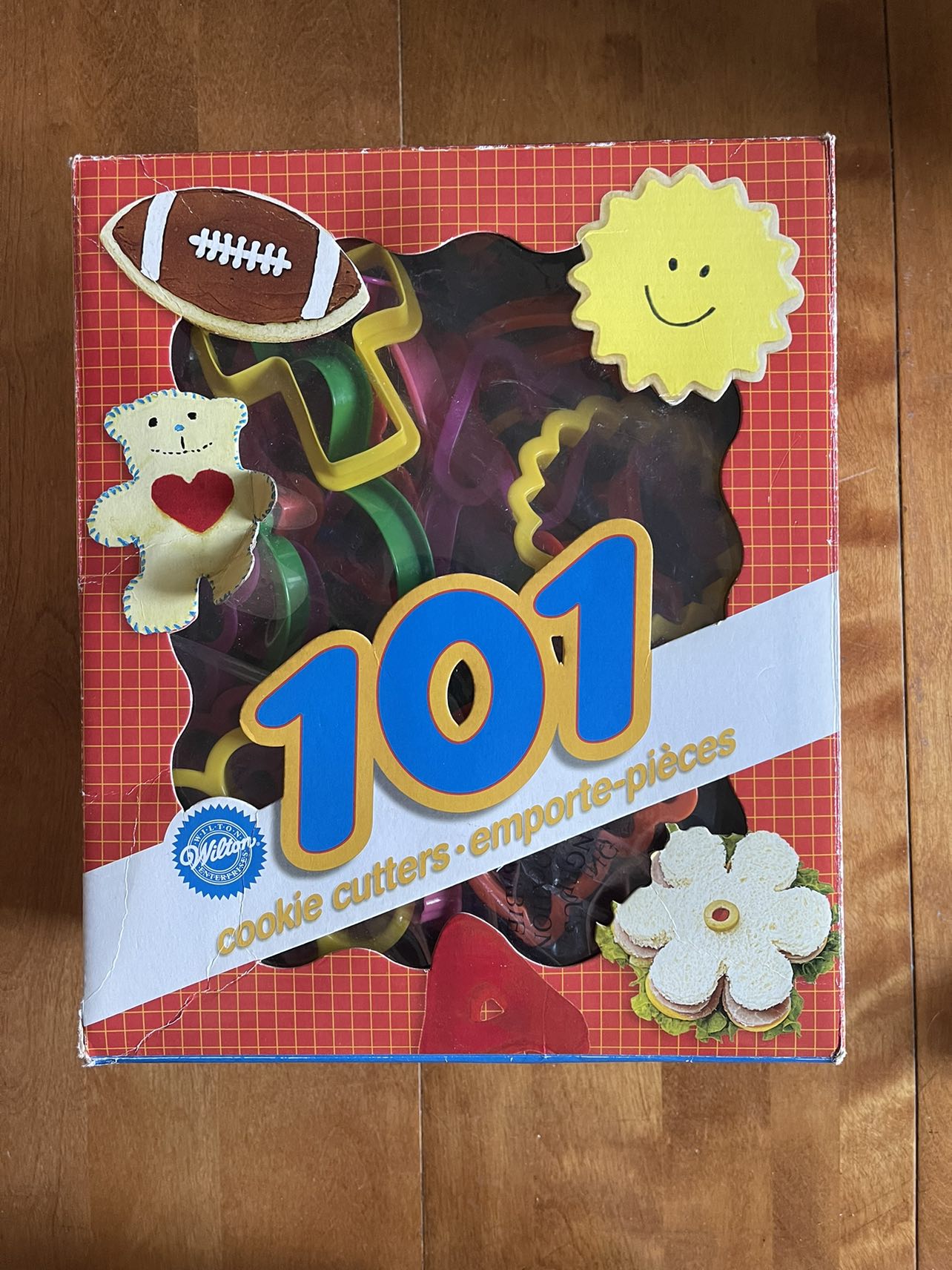 Wilton Bakeware, Displays and more. New and like new. image indicator(9)