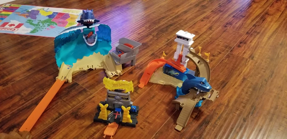 ASSORTED HOTWHEEL TRACKS listed
