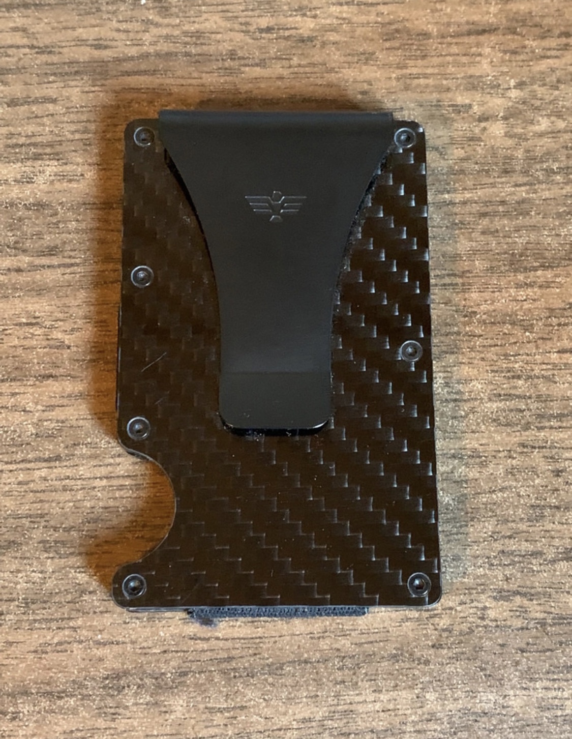 Carbon fibre Smart Wallet image indicator(2)
