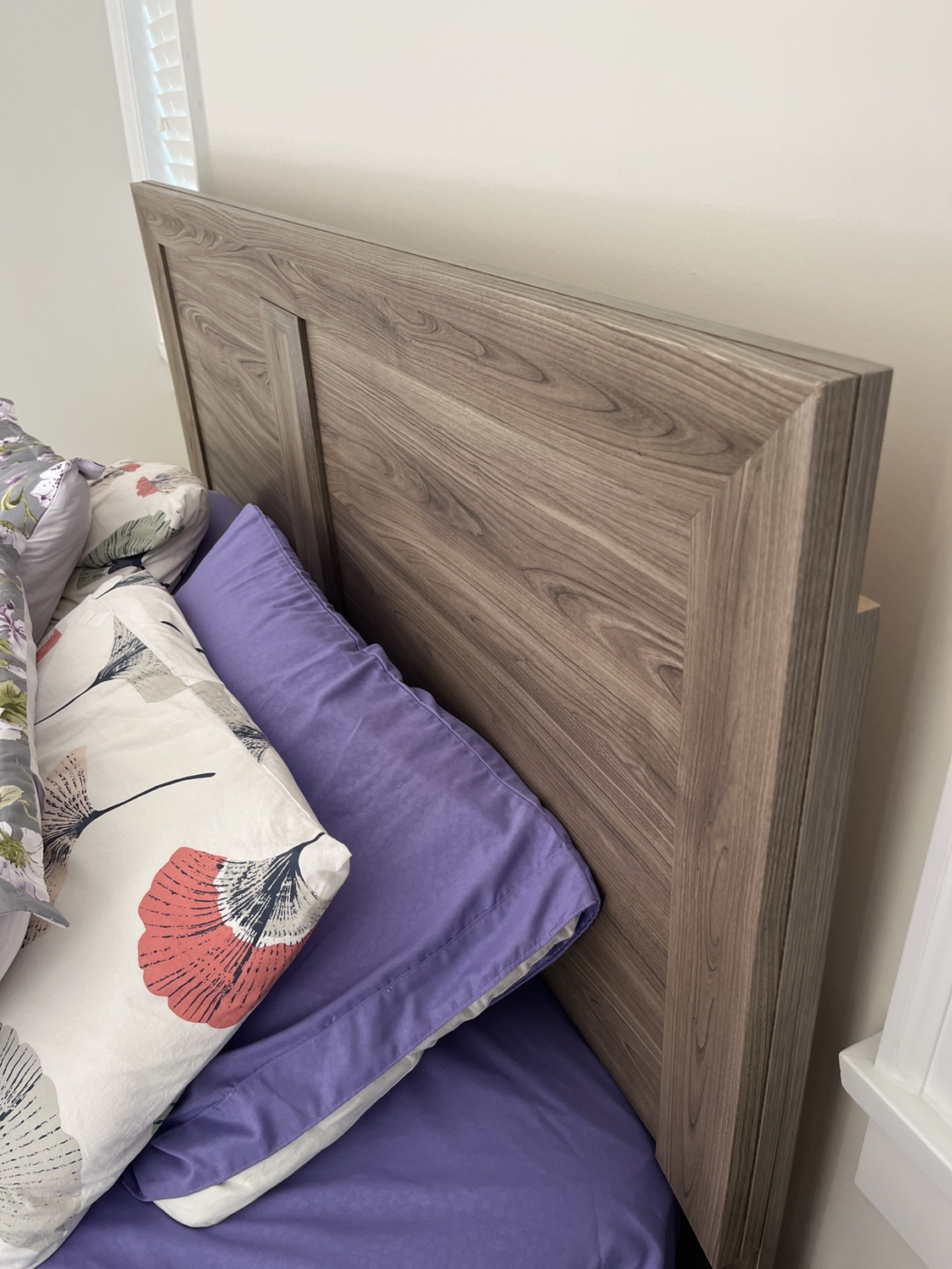 Bed frames queen size with mattress, pillows and duvets - photo 2