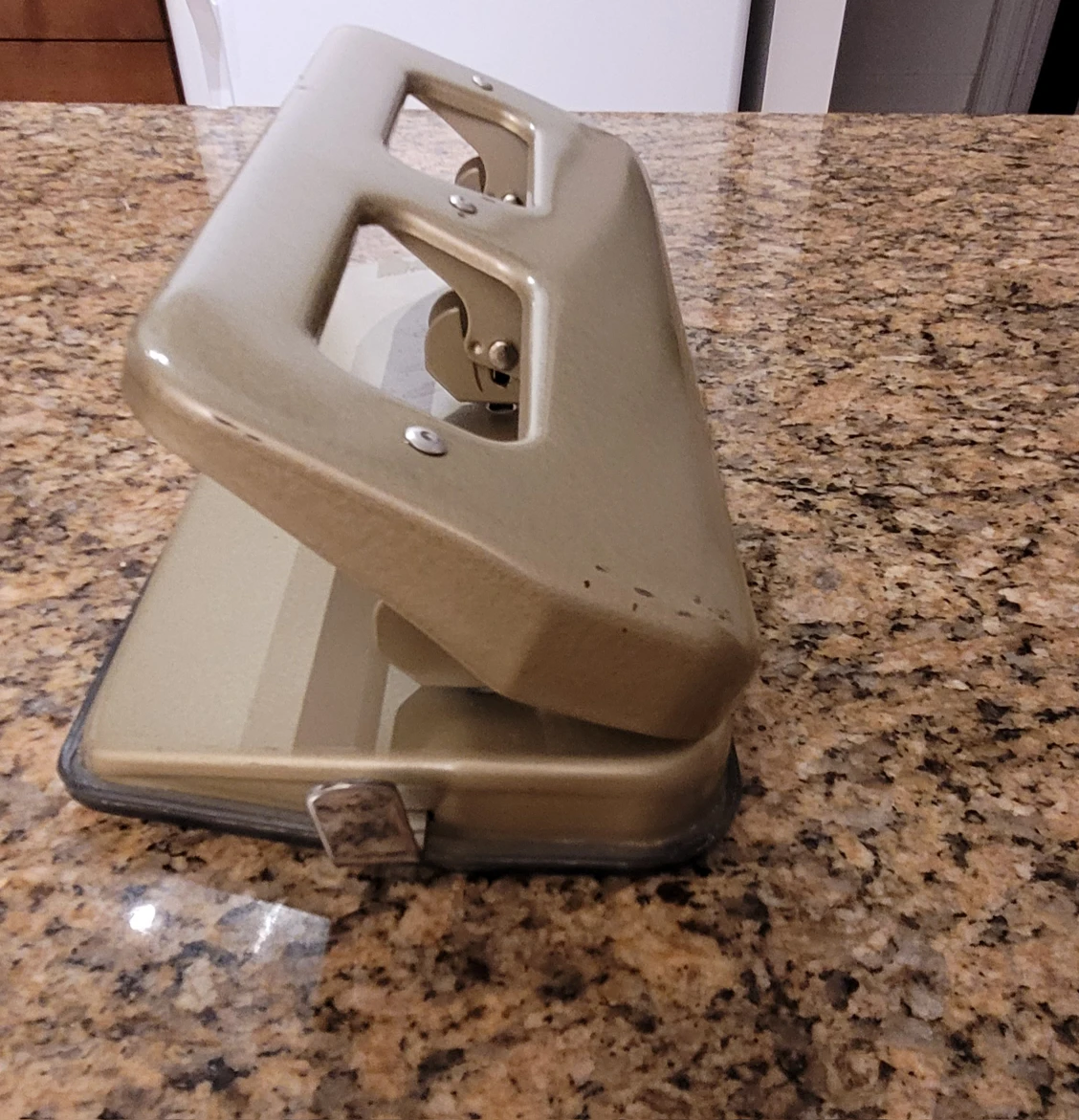 Sanford 330A Heavy-Duty 3-Hole Punch, 30-Sheet Capacity image indicator(2)