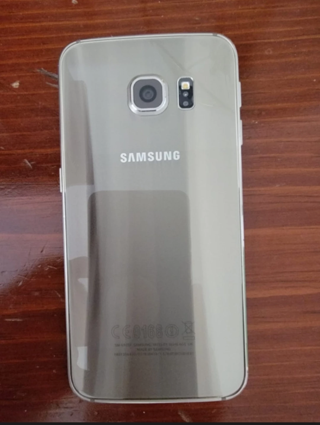 Samsung Galaxy S6 Edge - photo 2