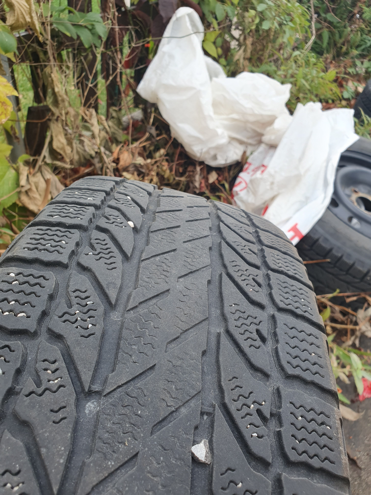 Snow Tires 215/17/R16 image indicator(5)