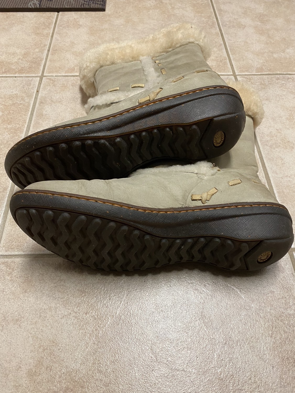 UGG Beige Winter Boots Size 8 image indicator(3)