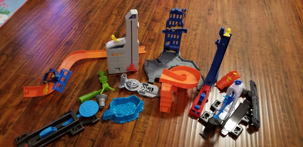 ASSORTED HOTWHEEL TRACKS listed - photo 3