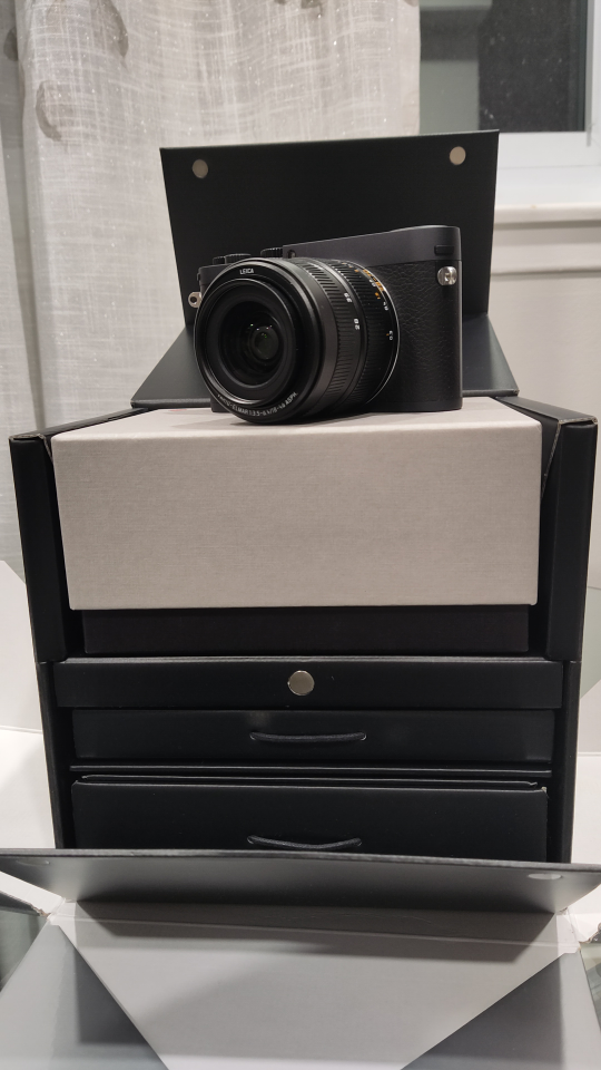 Leica X Vario 107 Digital Camera Black 18430 - photo 2