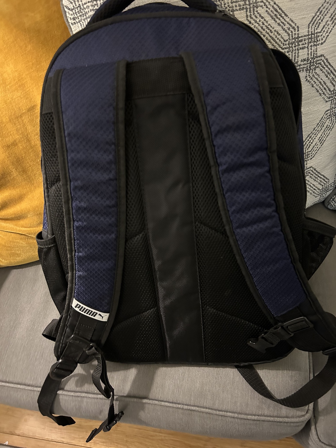 Puma backpack image indicator(3)