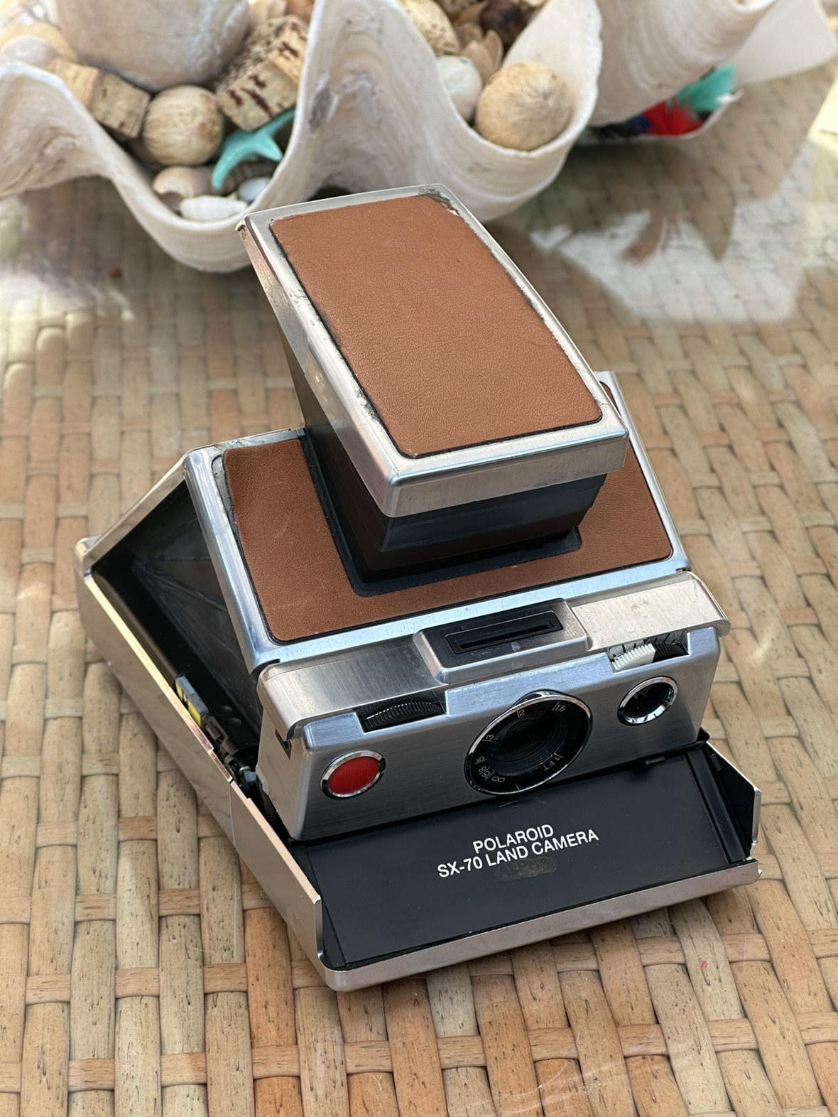 Rare! Vintage Polaroid sx-70 land camera thumbnail