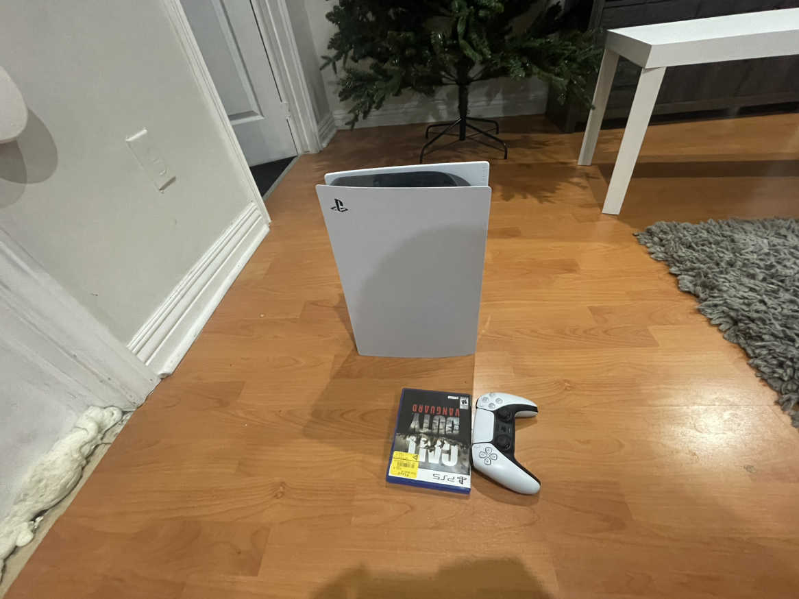 PlayStation 5 console and controller. - photo 4
