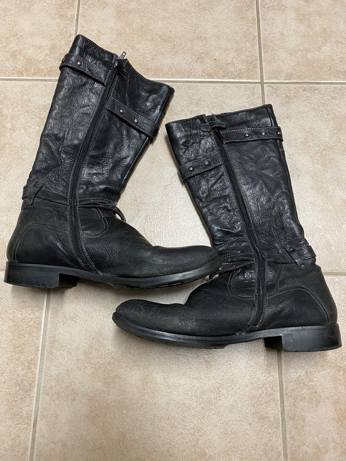 Geox Women’s Leather Black Boots Size 10 image indicator(2)