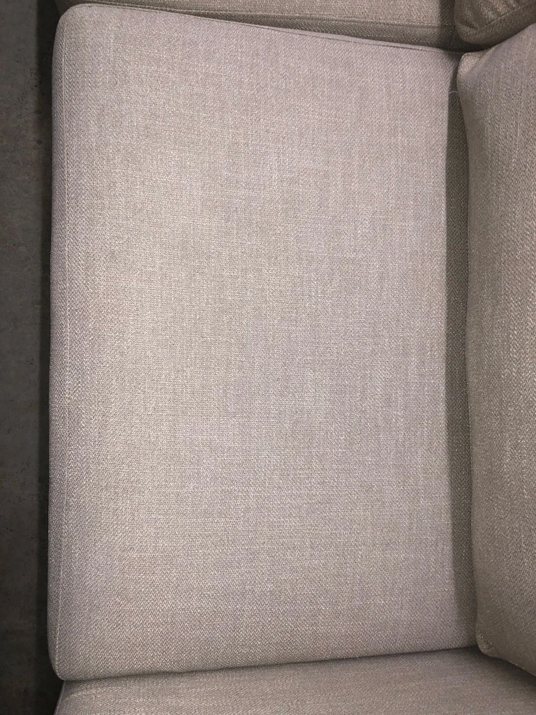 FREE DELIVERY 🚚💨4 SEATER LIGHT BEIGE MODERN SECTIONAL SOFA/COUCH image indicator(8)