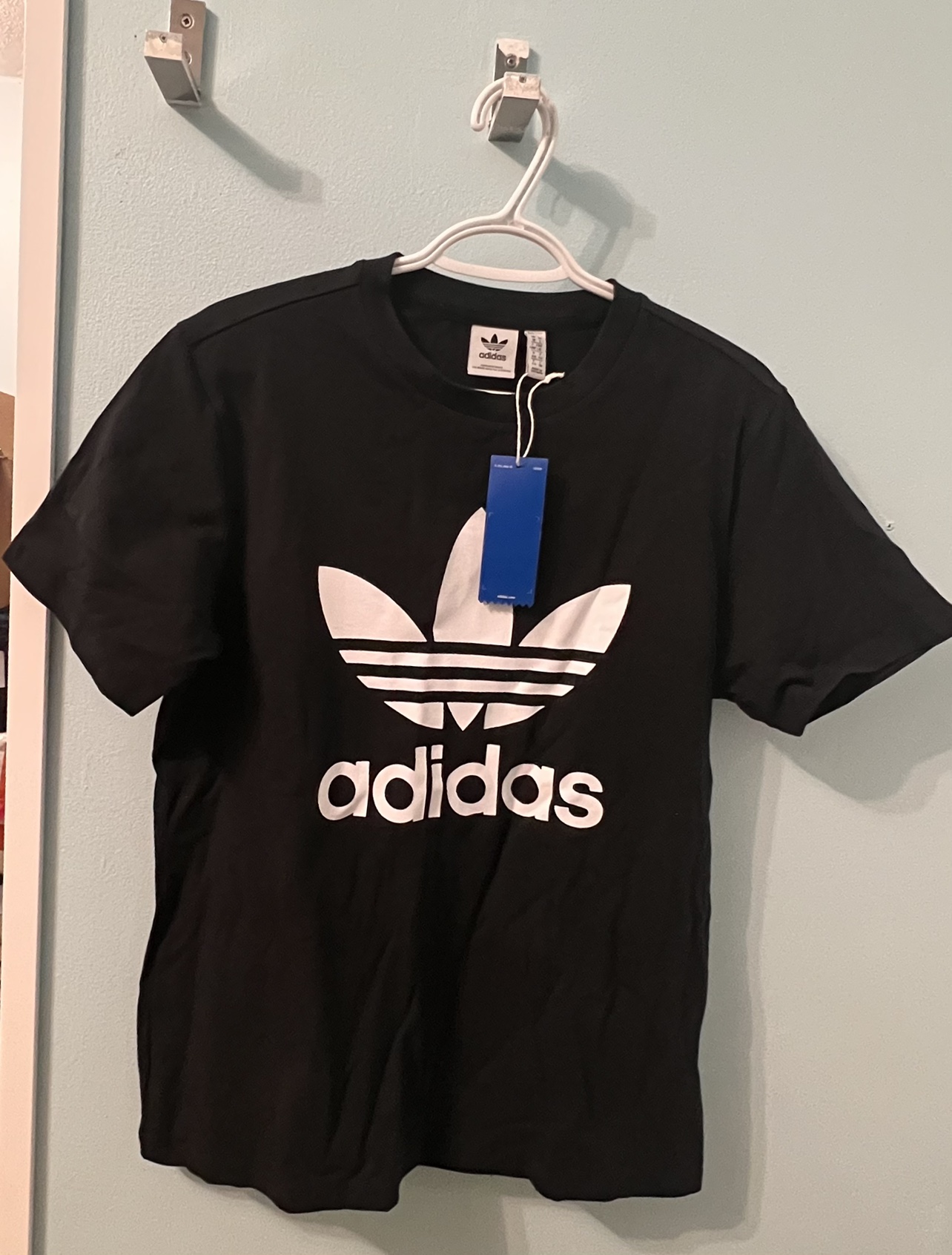 ***Brand New*** Adidas T-Shirt Youth Large thumbnail