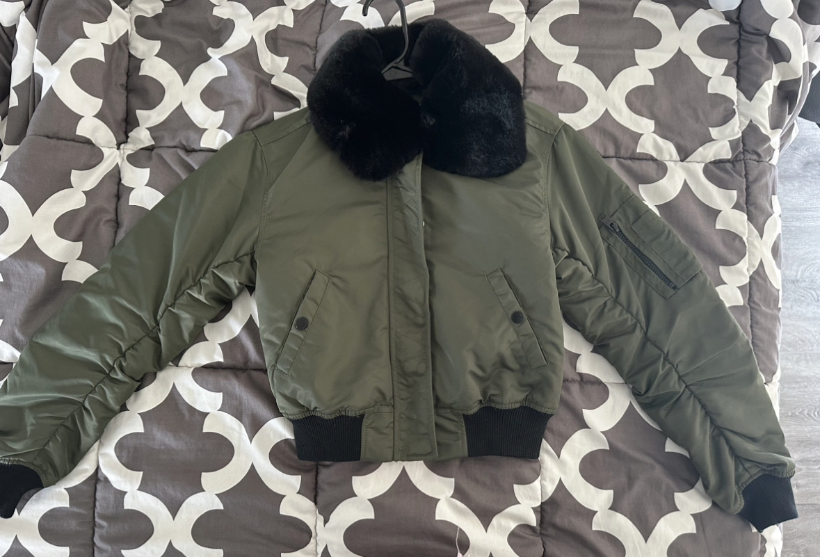 Women’s bomber jacket with detachable collar - photo 3