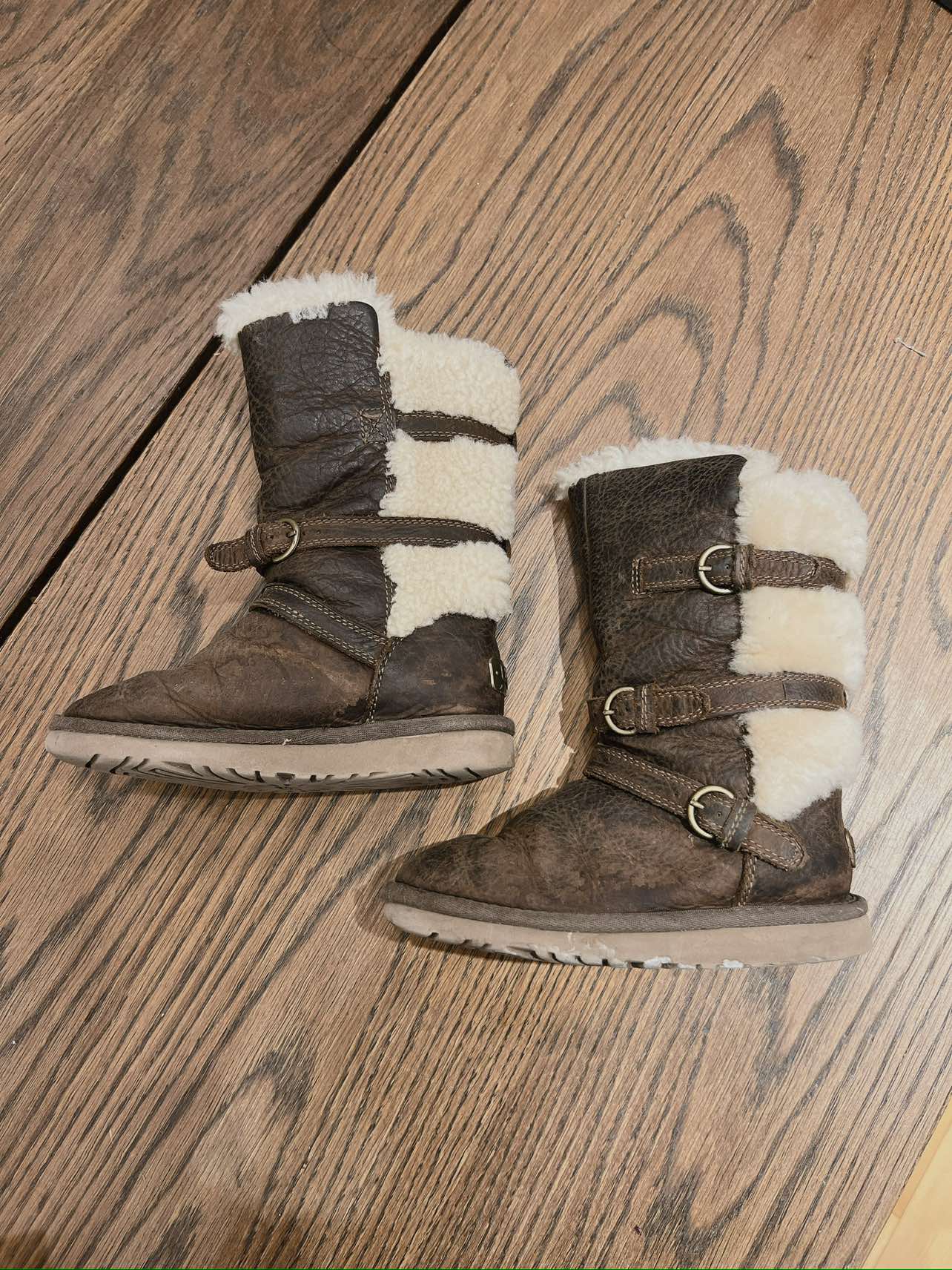 UGG Australia Becket buckle Winter Boot - kids size11 thumbnail