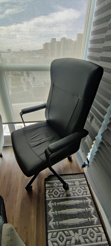 MILLBERGET Swivel chair