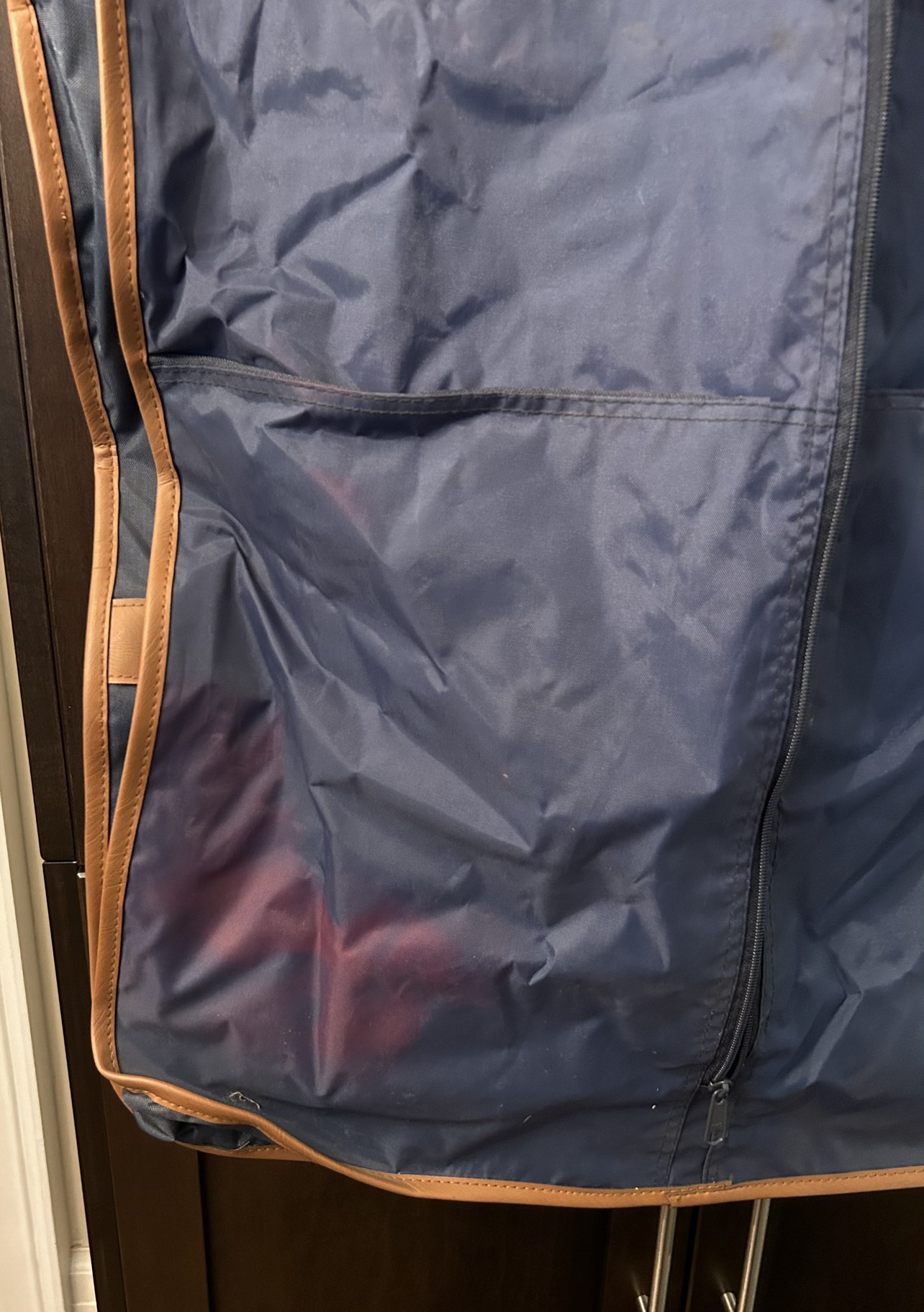 Garment Bag image indicator(4)