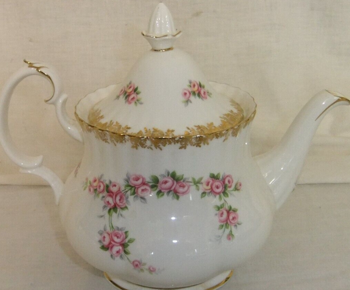 Royal Albert "Dimity Rose " - Tea Set Plus Serving Pieces thumbnail