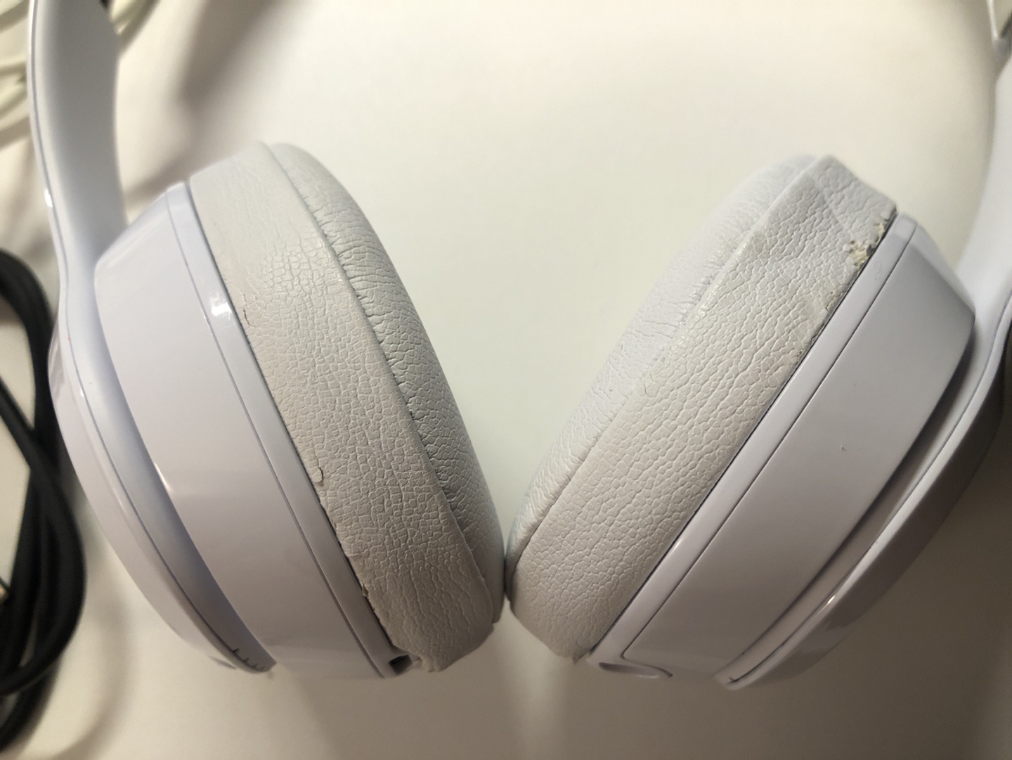 Beats Solo 3 Wireless Bluetooth Earphone White - photo 4