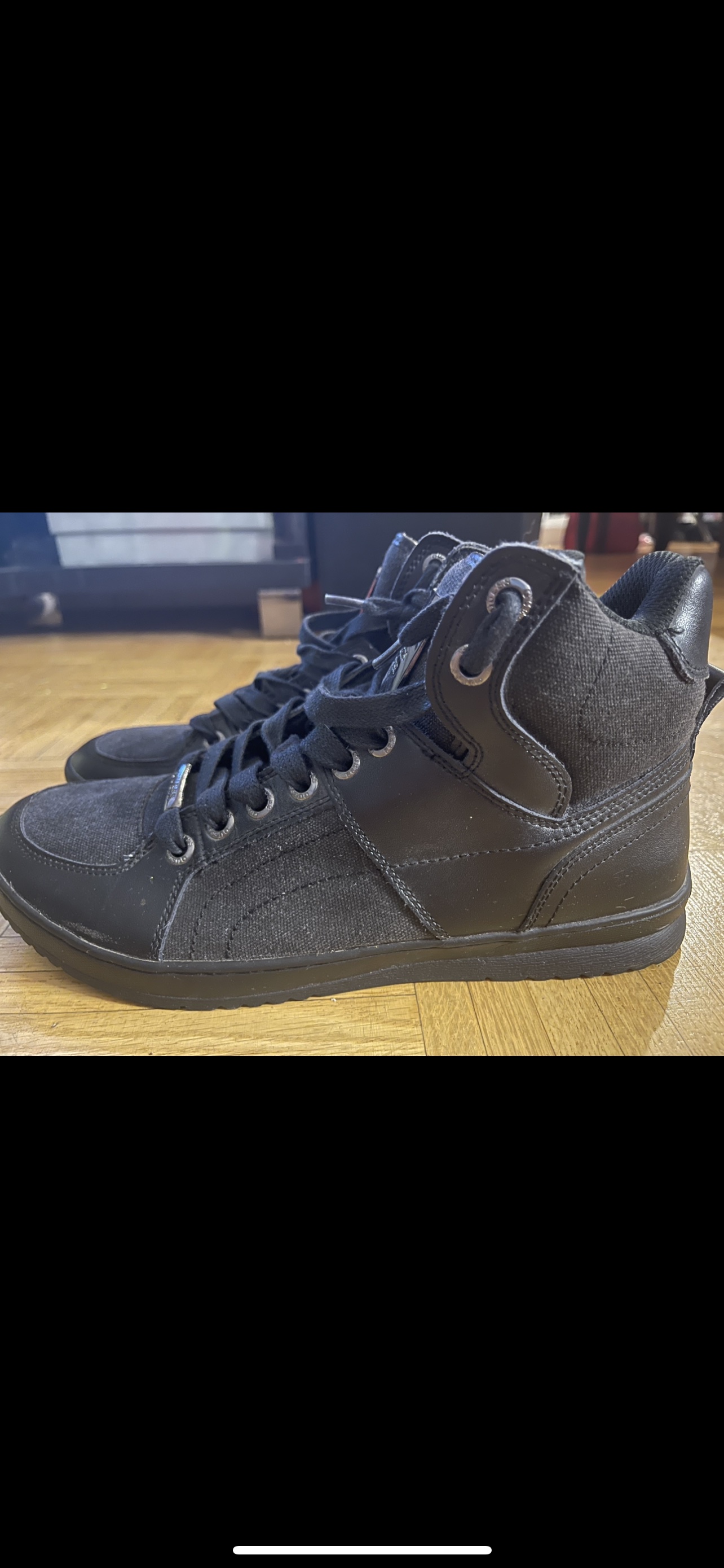 Male guess shoes image indicator(4)