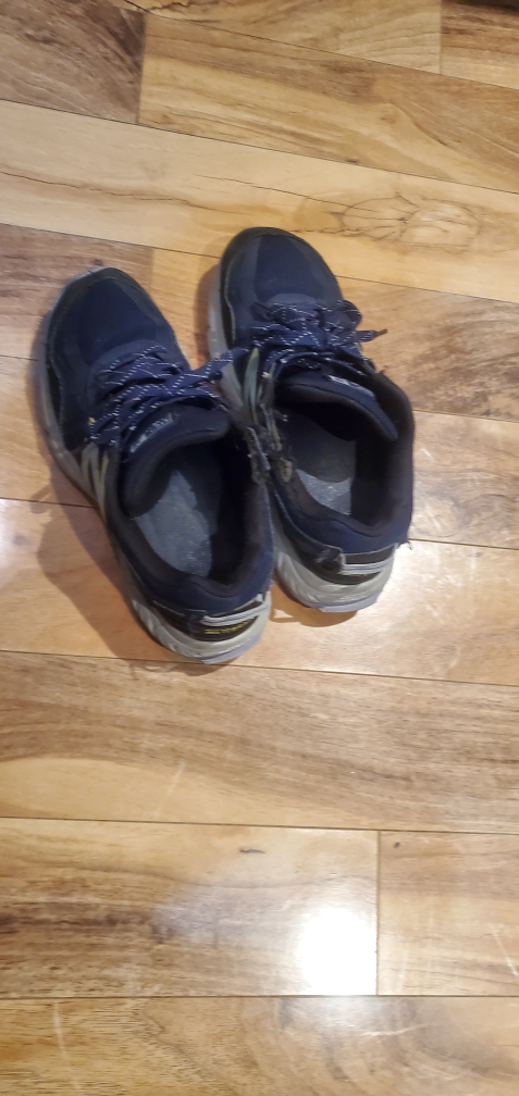 New balance sneaker #freecycle image indicator(2)