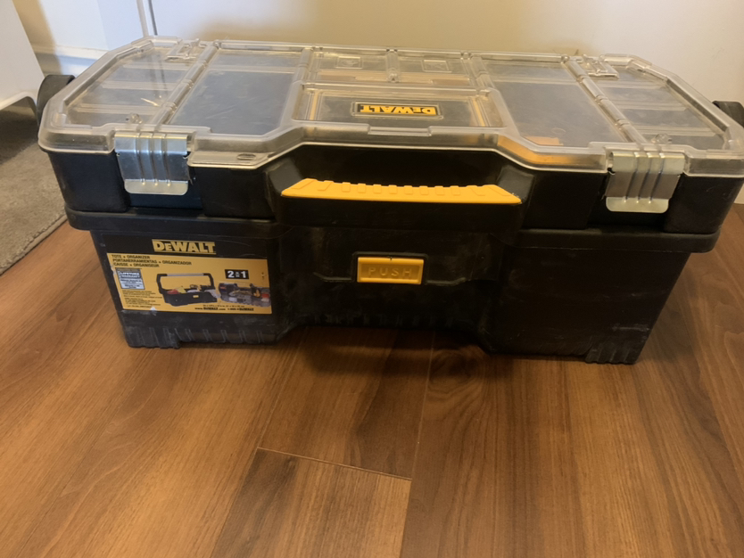 De Walt tool box