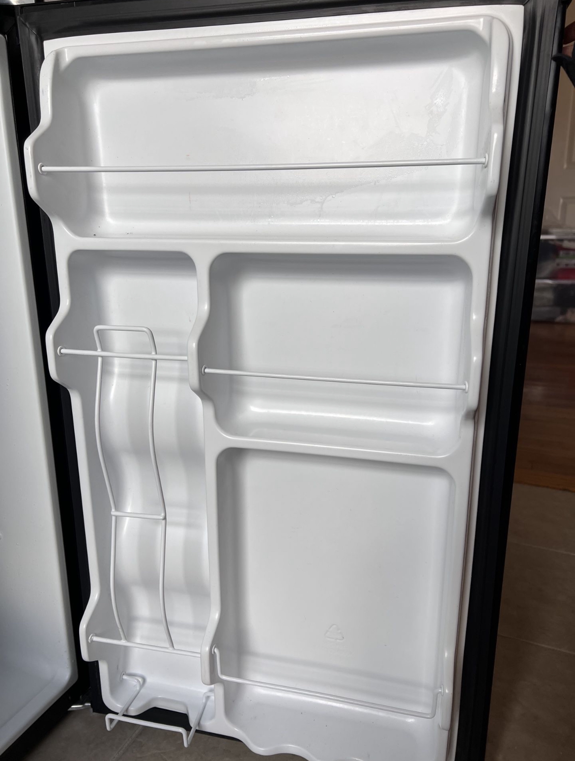 Midea small refrigerator - photo 3