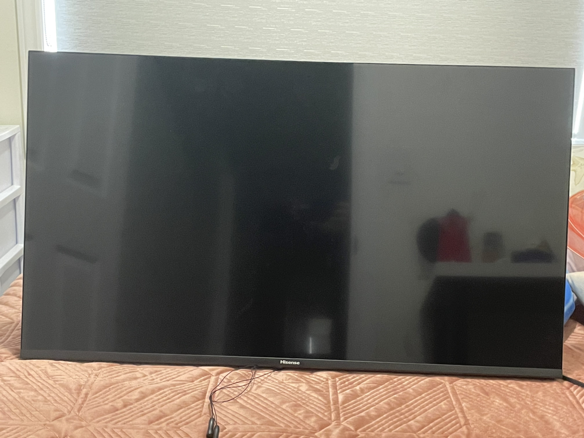 Hisense smart TV, 40” with wall mount - photo 4