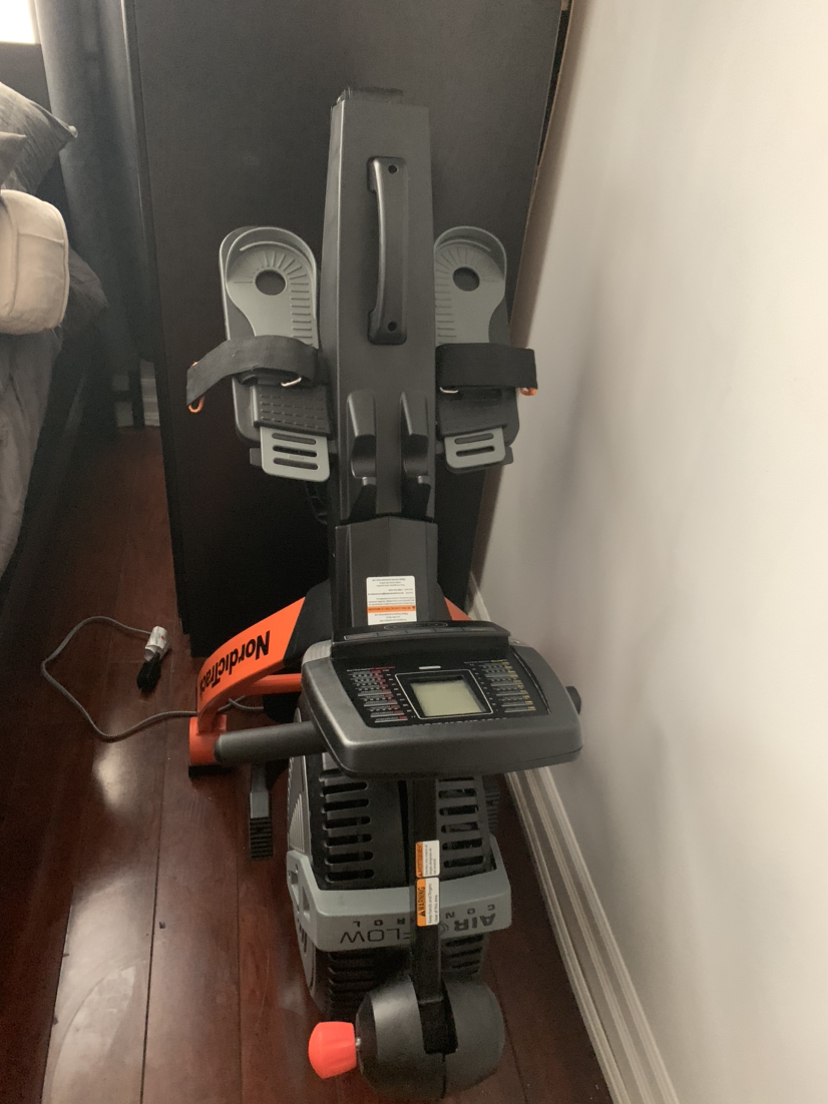 Foldable NordicTrack Rower - great condition thumbnail