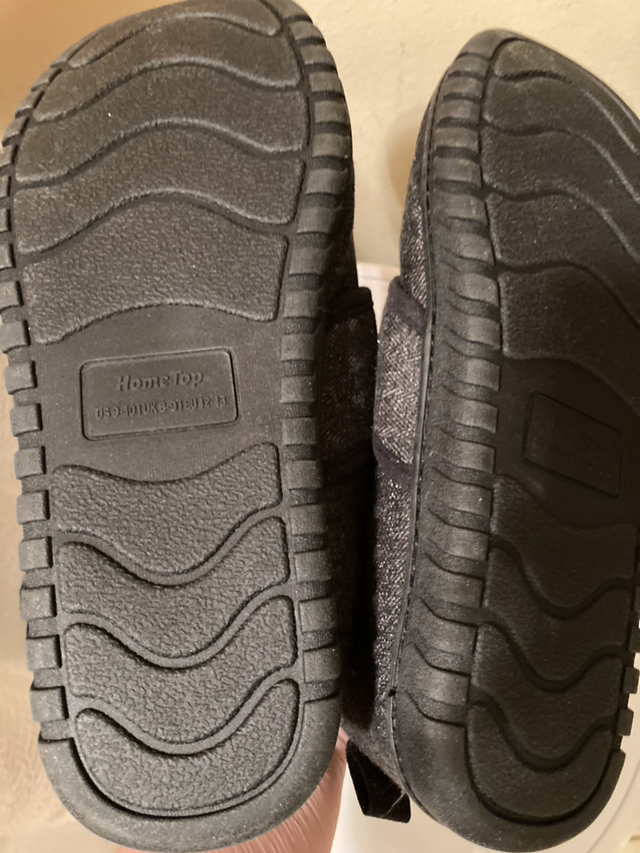 Men’s slippers thumbnail