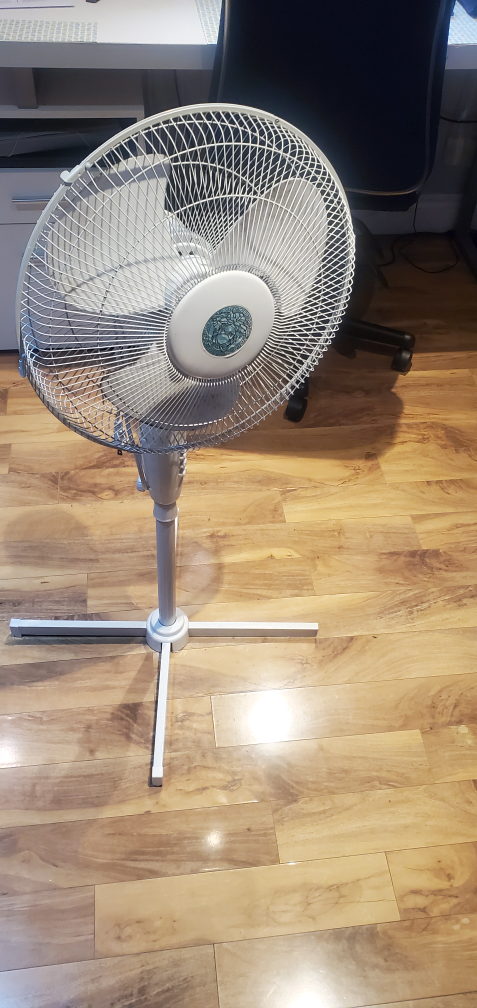 Standing fan #freecycle - photo 3
