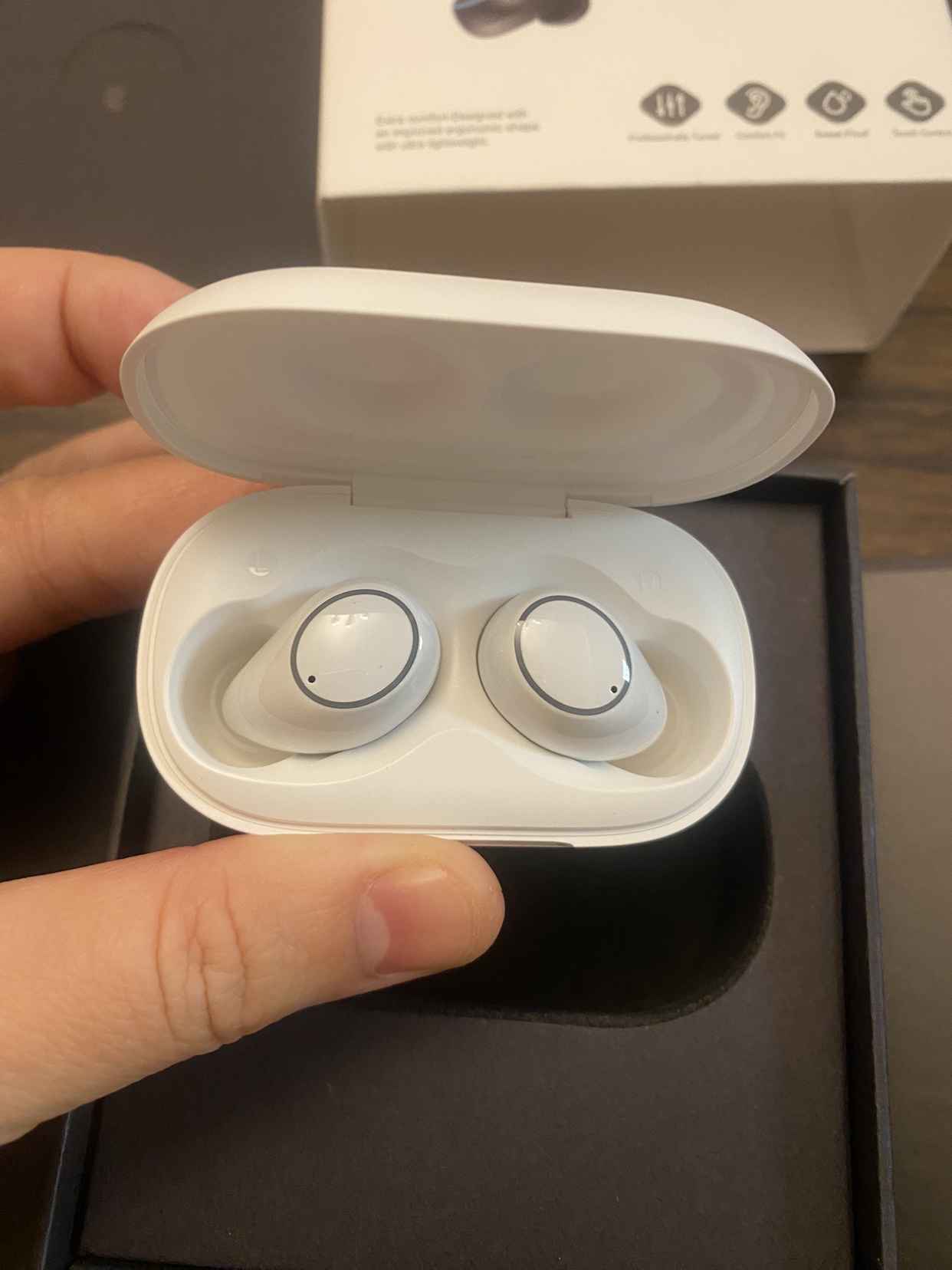Brand new wireless earbuds image indicator(6)
