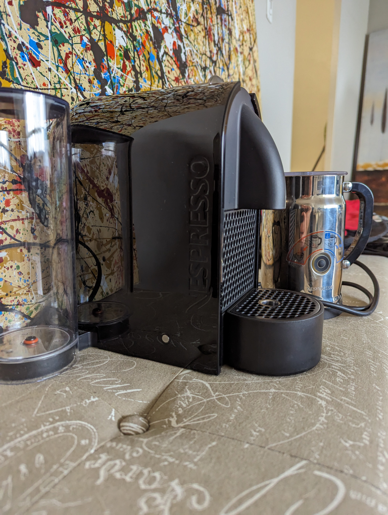 *NESPRESSO* Original Line Coffee Maker with Milk Frother image indicator(2)